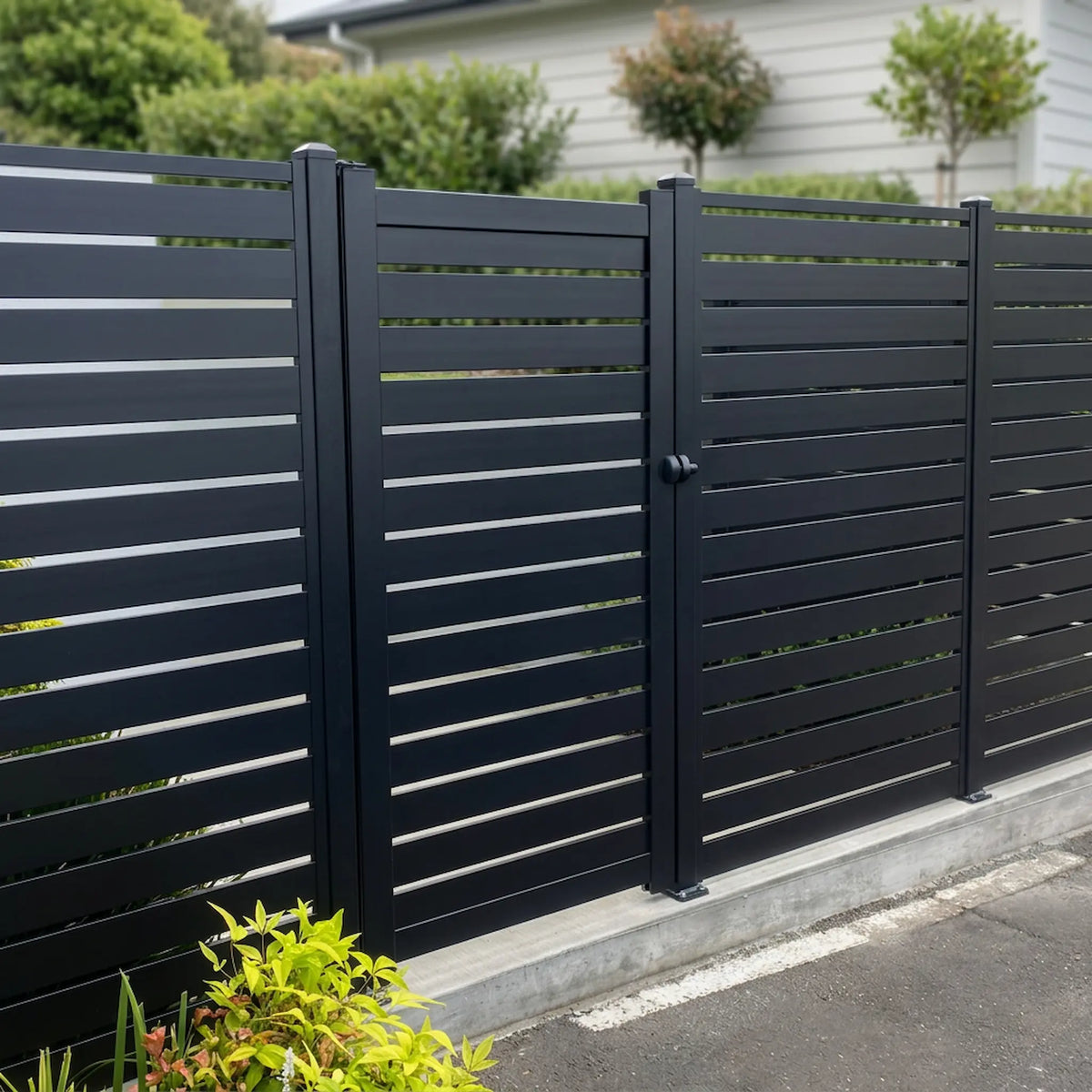 Horizontal Slat Aluminium Fence | Black | XF07B | NZ