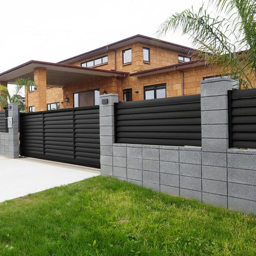 Horizontal louvre aluminium sliding gate and fence panels installed at Dannemora Auckland - XGATE NZ